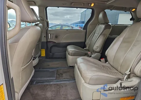 2012 Toyota Sienna Xle z USA, uszkodzony, nr VIN 5TDDK3DC7CS046508